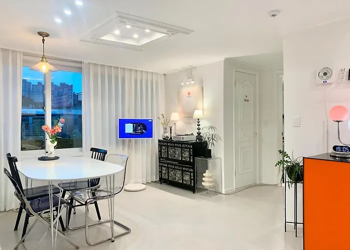 Secret , Korean Traditional And Morden Mix Design Villa